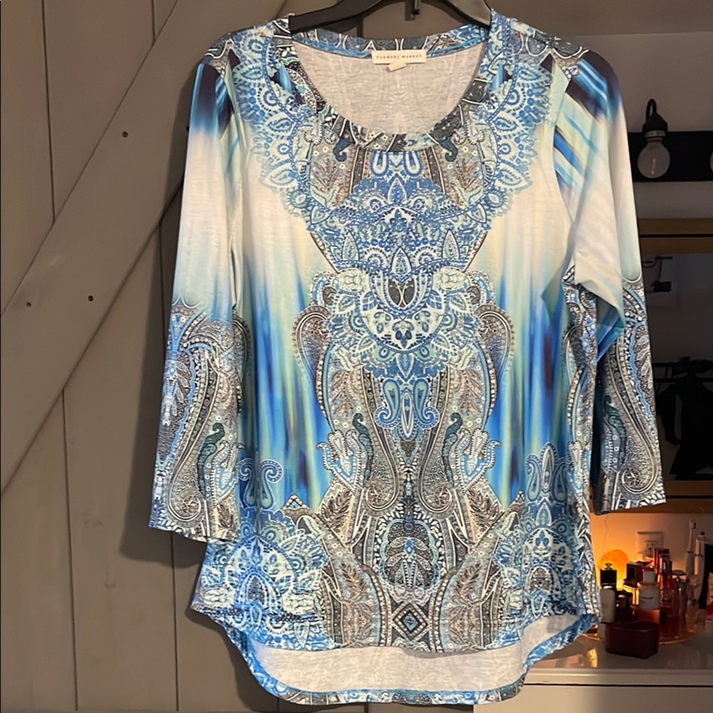 Valentina Blue and White Graphic 3/4 Sleeve Blouse